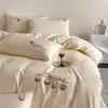 Estilo sencillo, juego de cuatro piezas 100% algodón con bonito bordado, funda de edredón de algodón puro, tamaño 1.8m, apto para todas las estaciones, juego de cama de tres piezas para dormitorios de estudiantes
