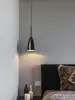 Lámpara de araña de mesita de noche para dormitorio Estilo nórdico Moderna Simple Creativa Lámpara de pared para pared trasera de sala de estar Lámpara de araña pequeña de una cabeza Lámpara de comedor
