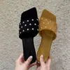 Sandalias Planas con Remaches Estilo Coreano First Encounter Season para Mujer, Chanclas de Playa Versátiles y Ligeras con Superficie de Terciopelo