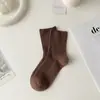 Meias de Algodão Puro para Mulheres, Meias de Cano Médio com Agulha Dupla, Meias Quentes para Outono e Inverno Estilo Japonês com Listras Verticais, Cano Solto, Meias para Gestantes, Meias Slouch Zhuji Atacado