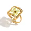 Pulseira de Temperamento Retro de Nicho Europeu e Americano Aço Inoxidável Banhado a Ouro 18K Padrão Martelo Anel Aberto Oval Transparente Flor