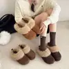 Zapatos Peludos de Suela Gruesa Cálidos de Terciopelo para Mujer 2026 Nuevo Estilo de Invierno con Aumento Interno de Altura, Pantuflas Peludas de Corte Profundo para Cubrir la Cabeza Cálidas