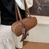 Bolsa de Mão Retrô de Outono de Alto Nível Bolsa Feminina 2025 Nova Bolsa Bowling Simples Versátil de Ombro Axilar