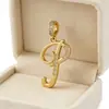 Fornecimento de Website Independente Colar com Pingente de 26 Letras, Banhado a Cobre com Ouro 18K e Cravejado com Diamantes, Estilo Europeu e Americano, Exclusivamente para Joias Transfronteiriças
