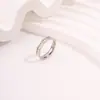 Anel estrelado moderno e simples para meninas, anel de aço titânio de luxo leve nicho de alta qualidade, galvanizado a vácuo, não desbota