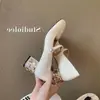 Zapatos de Mujer Mary Jane de Charol Estilo Tweed Tacón Grueso Hebilla de Una Línea Primavera 2025 Nuevo Diamante de Imitación Perla Plata Tacones Altos