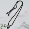 Collar con Colgante de Seguridad Tejido a Mano de Ágata de Jade Hetian Ajustable de Círculo Blanco de 2.2 mm en Rojo y Negro para Hombres y Mujeres, Directo del Fabricante