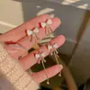 Pendientes de Borla con Lazo de Mariposa de Moda con un Toque de Lujo Ligero, de Nicho y de Gama Alta, Tachuelas y Accesorios Versátiles y Únicos