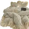 Acabamento totalmente fosco - Inspirado em blogueiras estilo coreano, relaxado e chique, estampa floral pequena, veludo de leite grau A com acabamento em renda, conjunto de quatro peças, espessado e forrado com fleece para o inverno