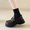 Zapatos de mujer de cuero negro brillante con suelas gruesas, estilo británico, zapatos de vestir JK otoño 2026 para combinar con faldas, mocasines versátiles para mujer
