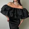 Camisa de un hombro con volantes ultracorta y descubierta, nuevo estilo europeo y americano transfronterizo Primavera/Verano 2026, diseño elegante y sofisticado