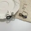 Brincos Femininos Moda Simples Luxo Leve Vintage High-end Niche Spice Girl Doce Cool Cristal Cinza Preto Laço