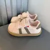 Tenis Rosa de Velcro para Mujer, Nuevo Chic de Nicho Primavera 2026 Zapatos de Pan Esponjoso, Zapatos Blancos de Entrenamiento para Estudiantes Alemanes