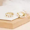 Aretes Multiperlas, Aros Dorados, Estilo Lujo Ligero, Diseño de Nicho, Clips para Orejas Vintage, Regalo de Alta Gama