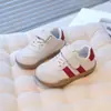 Zapatillas Deportivas Bajas de Nuevo Estilo Primavera/Otoño 2026 para Niños, Zapatillas de Entrenamiento Estilo Alemán, Suela Suave Antideslizante, Zapatos Blancos, Zapatos para Niños, Zapatos Individuales para Niñas