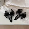 Presilha de Cabelo Versátil em Organza com Laço, Strass e Pérolas, Elegante e Doce, Para a Parte de Trás da Cabeça