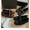 Sapatos Mary Jane peludos com aumento de altura e forro de fleece para outono e inverno