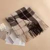 Bufanda Plaid Nueva de Invierno con Borlas Estampadas, Bufanda de Cachemir Sintético, Chal de Moda y Dulce, Bufanda Gruesa de Cuello Cálida de Longitud Media