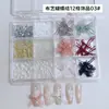 Decoraciones para Uñas con Lazos de Tela Mixta de 12 Compartimentos, Exquisitos Lazos de Cinta, Caja de Decoraciones con Pedrería para Uñas Cruzada con Perlas