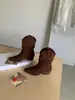 Primeiro Encontro Ji Bico Fino Salto Bloco Botas de Cano Curto Femininas 2026 Outono Inverno Novas Botas Empilhadas Botas de Cowboy Ocidentais Femininas Cano Curto Botas Chelsea