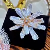 Broche Flor de Perla Pétalo Barroco Colorido de Agua Dulce de Fabricante de Zhuji, Accesorio de Broche Personalizado de Lujo Ligero
