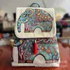 Mochila de estilo étnico de Yunnan color arena, bolsa de viaje y ocio para mujer, nuevo diseño con bordado de hilo dorado, un imprescindible para vendedores ambulantes