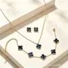 Conjunto de três peças mais vendido internacionalmente: Colar de ouro 18k, não desbota, com trevo de quatro folhas e dez flores, apresentando um estilo de luxo leve e um design sofisticado de gola francesa