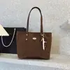Bolsa Transfronteriza de Gran Capacidad para Mujer Modelo Nuevo 2026 Bolso de Hombro para Estudiante Universitario Bolso Tote Versátil de Moda para Viajes