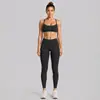 Conjunto de roupa fitness transfronteiriço, com um design traseiro estiloso, um top esportivo de gola halter e calças de yoga de secagem rápida, adequado para corrida ao ar livre, ciclismo e Pilates.