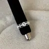 Coleção de Anéis de Metal Vazado com Renda de Alto Padrão Estilo Francês para Mulheres, Luxo Leve, Personalizáveis, Modernos, Tendência, Versáteis