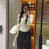 Suéter de punto de color liso con cuello redondo y manga larga estilo coreano para mujer, nuevo top base ajustado versátil casual para otoño de 2025
