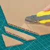 Cuchillo de arte antideslizante Comix B2802 (Tamaño grande de 18 mm) amarillo