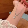 Collar con colgante de circonita exquisito, moderno y deslumbrante para mujer, cadena para la clavícula de lujo ligero estilo coreano, elegante accesorio de cadena para el cuello