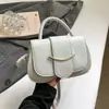 Bolsa pequena quadrada popular de estilo coreano para mulheres deste ano, nova bolsa de ombro de cor sólida outono 2026, bolsa transversal versátil