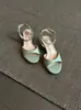 Sandálias sexy abertas com uma única tira e fivela para mulheres, novo modelo de verão 2026, salto kitten vintage, sapatos femininos para o trabalho