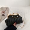 Bolso de Paja Tejido de Moda para Comercio Exterior para Mujer 2023 Nuevo Bolso Tejido de Moda Elegante Cadena Hombro Cruzado Concha