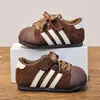 Tênis de treino retro alemão para crianças, coleção primavera/outono 2026, unissex, sola macia, antiderrapante, tênis esportivos, sapatos para bebê andar, sapatos para criança pequena