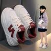 Tênis Infantil para Meninas, Sapatos Esportivos Retrô, Estilo Versátil Primavera e Outono 2026, Tênis Forrest Gump, Sapatos Brancos para Meninos Médios e Grandes