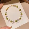 Pulseira com Fecho de Flor em Zircônia Banhada a Ouro 18K Real com Design Único, Acessório de Luxo Exquisito e Versátil