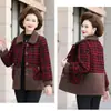 Otoño/Invierno 2026 Acolchado Grueso de Terciopelo Plus Ropa para Madres Chaqueta Cálida Acolchada de Algodón Abrigo para Mujer de Mediana Edad y Ancianos Imitación de Piel de Cordero Abrigo a Cuadros