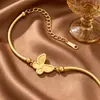 Pulsera de Acero de Titanio Curvada de Lujo Ligero de Alto Valor, Mariposa de un Solo Lado para Mujer, Exquisita de Nicho, Versátil, No se Desvanece, Joyería de Mano para Celebridades de Internet para Mujer