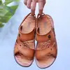 Sandalias para Hombre de Verano Modernas Estilo Nuevo Antideslizantes Suela Suave Uso Exterior para Conducir Casual Transpirables Punta Abierta Playa Doble Propósito Pantuflas para Hombre