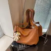 Bolsa Tote Casual de Gran Capacidad para Mujer 2025 Otoño Nuevo Bolso de Hombro Cruzado Versátil Retro de Gama Alta