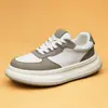 Zapatos Blancos de Suela Gruesa para Hombre, Piel Genuina, Nuevo Estilo 2026, Zapatos para Hombre con Bloques de Color Estilo Británico, Estilo Deportivo, Zapatos de Piel Casual de Negocios con Suela Blanda
