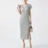 Vestido de una pieza ajustado de alta calidad, manga corta, diseño de verano nuevo, falda con abertura elegante, ropa para mujer con pliegues