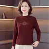 Camisa básica de gola alta e manga longa para mulheres, roupa íntima para outono e inverno, nova blusa estilosa de 2026 para mães de meia-idade, camiseta de manga longa