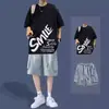 Conjunto casual de verão para homens, conjunto moderno de shorts de manga curta, combinado com uma camiseta jovem para um look de duas peças descolado e estiloso