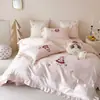 Conjunto de cuatro piezas de algodón para todas las estaciones en estilo dulce y femenino con bordado de gatito, conjunto de tres piezas de algodón de fibra larga rosa para niñas