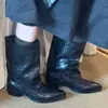 2026 Invierno Nueva Llegada Nicho Retro Punta Fina Tacón Grueso Botas de Moda para Mujer Elegantes Botas de Media Caña sin Cierre Botas Cortas