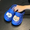 Pantuflas de verano para niños con agujeros y decoraciones para zapatos DIY, sandalias de exterior para niños, zapatos de bebé de dibujos animados para casa con agujeros
